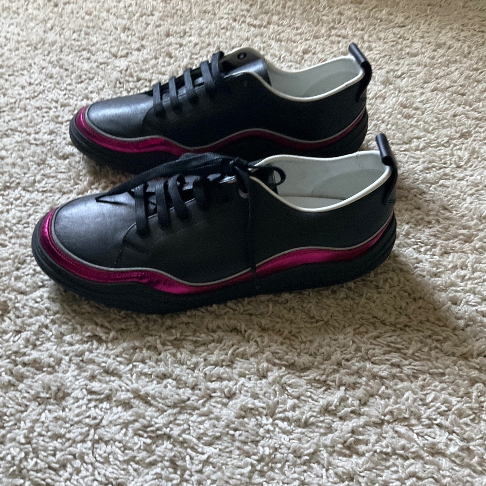 LANVIN MENS LOW TOP LEATHER SNEAKERS. COLOR: BLACK, SIZE: UK 10, US 11.